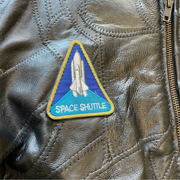 NASA Alpha Industries Black Leather Bomber Jacket. Size YM - Picture 4 of 8